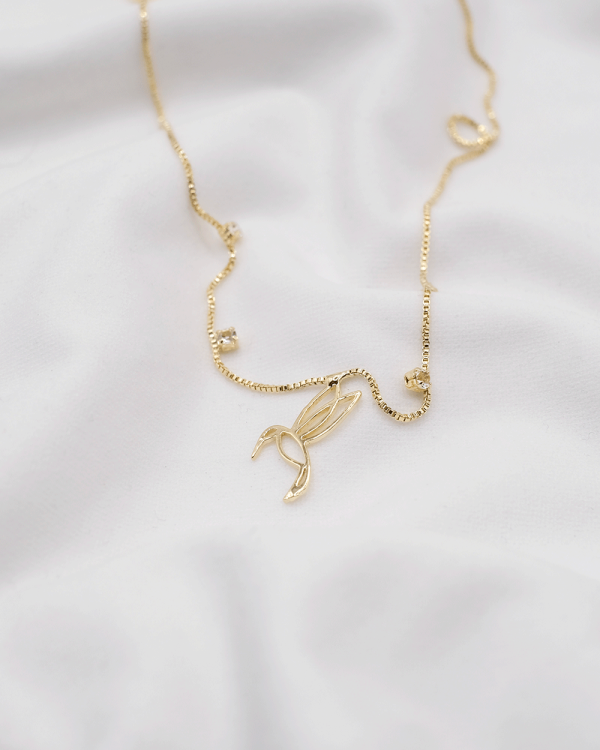 CADENA CON DIJE COLGANTE COLIBRI ORO LAMINADO 18 KT