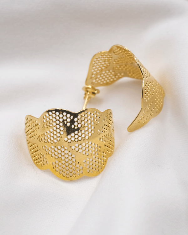 ARRACADA MEDIA CAÑA HOJITAS MINI ORO LAMINADO 18KT