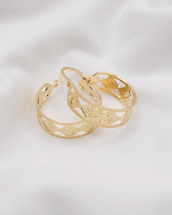 ARRACADA ROMBOS CAZUELITA  ORO LAMINADO  18KT