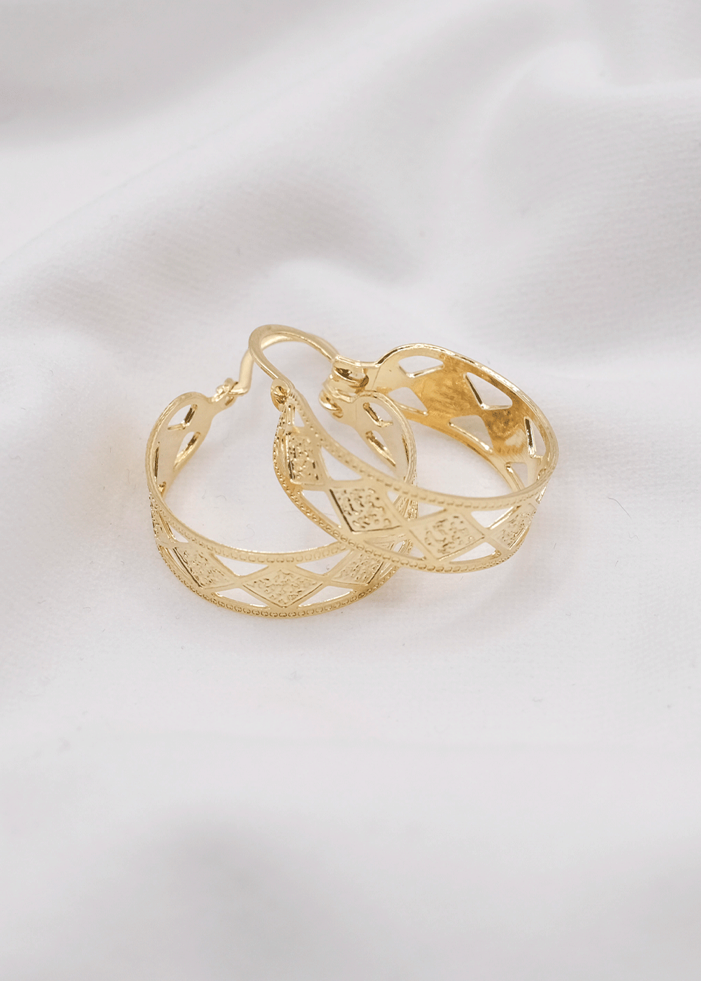 ARRACADA ROMBOS CAZUELITA ORO LAMINADO 18KT