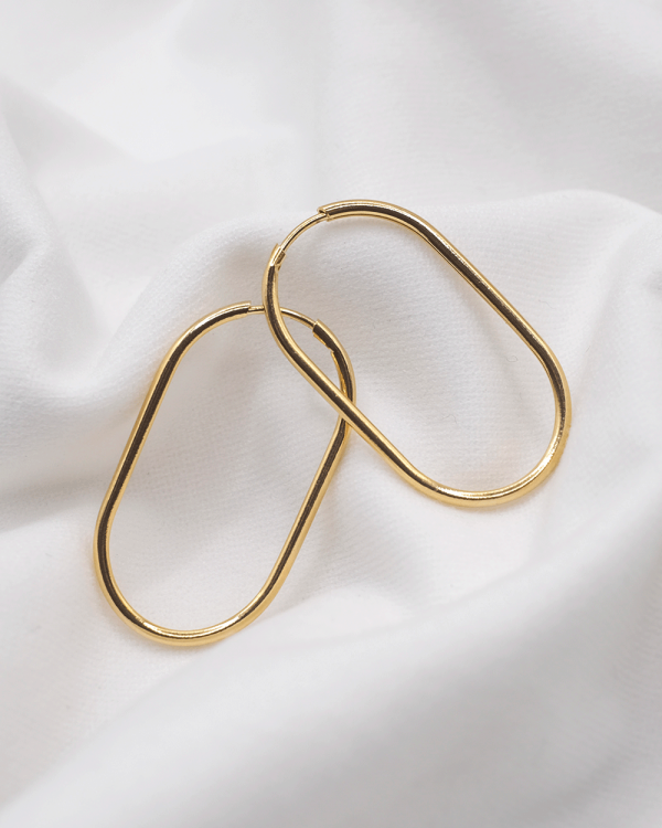 ARRACADA OVALADA MEDIANA ORO LAMINADO 18KT