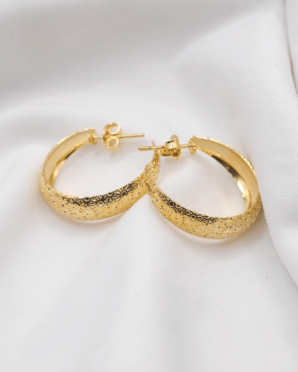 ARRACADA CALADITA OVAL  MEDIANA ORO LAINADO 18KT
