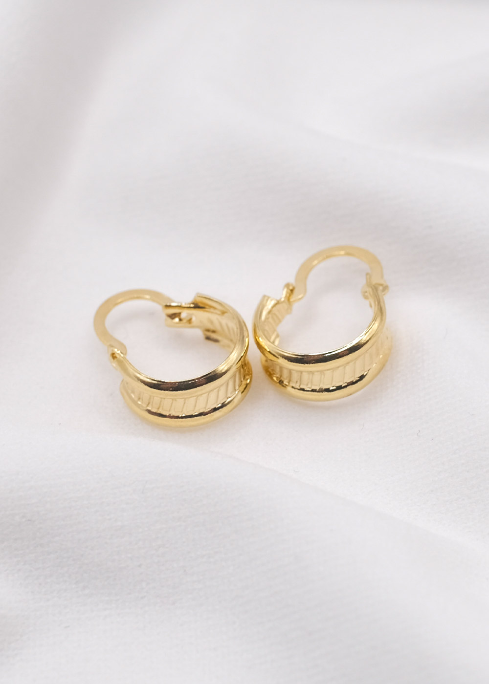 ARRACADA MINI CALADITA CAZUELITA MINI ORO LAMINADO 18KT